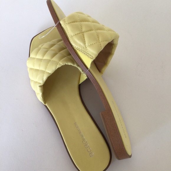 BCBGENERATION YELLOW SLIDE SANDALS  NWT SIZE 9 - Picture 11 of 13
